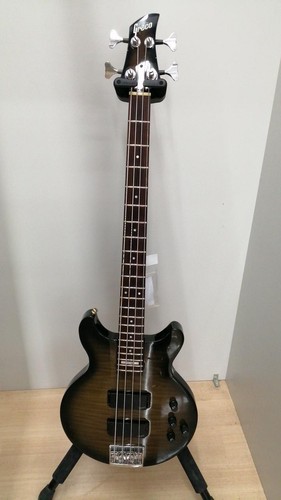 Guitare basse électrique