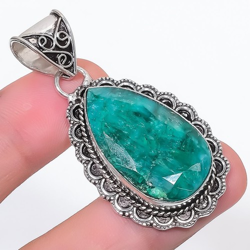 Pendentif pierre précieuse