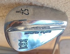 Sand wedge 52 degrés Snake Eyes en acier forgé, manche acier KBS Tour 105R