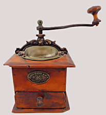 Ancien moulin à café manuel