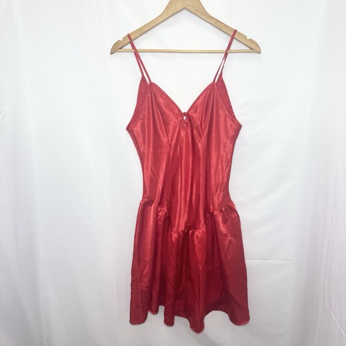 Vtg cine star red - star, satin