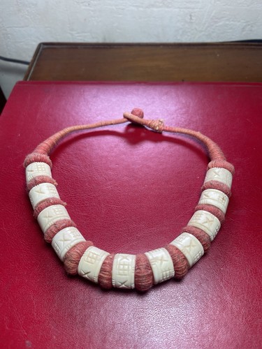 Collier perles ras cou - ras, de