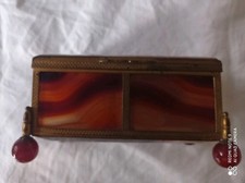 Boîte à bijoux en agate et laiton doré, époque Restauration début XIXe siècle
