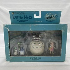 Figurine COMINICA Studio