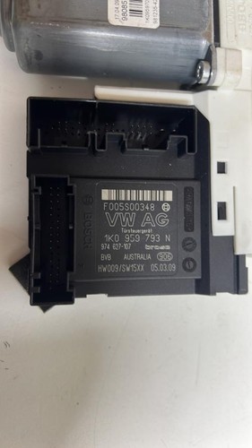 Moteur leve vitre avant gauche
