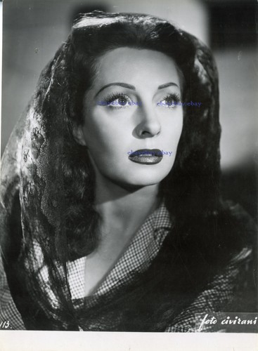 Viviane romance portrait - romance,