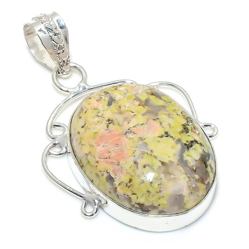 Pendentif bijou ancien fait