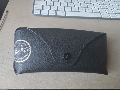 étui ray ban noir quasi - noir,