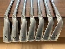 UW inclus célèbre broche