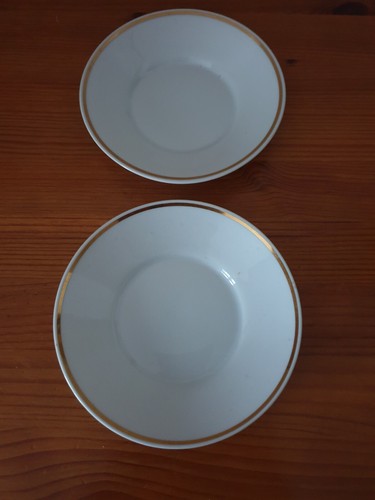 Deux sous tasses porcelaine - deux,
