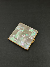 Superbe  ancien poudrier  en  nacre et laiton miroir biseauté