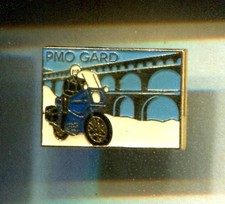 RARE PINS PIN'S .. GENDARMERIE MOTO BMW BMO PMO PONT BRIDGE DU GARD 30 ~CT