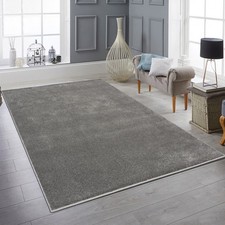 Tapis anthracite clair uni moderne doux ambiance chaleureuse