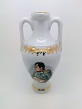 Magnifique Vase En Porcelaine Représentant Napoléon Avec Finition Dorée