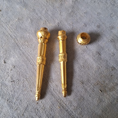 Ancienne aiguillette ou - ,