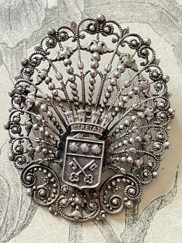 Jolie broche ancienne - jolie,