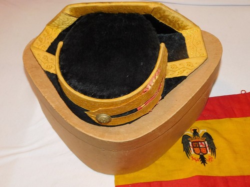 Tres beau tricorne - beau, de