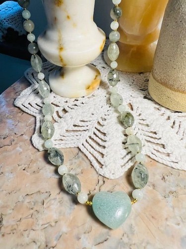 Collier perles pierre