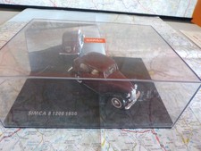 SIMCA 8 1200 bordeaux et Noire