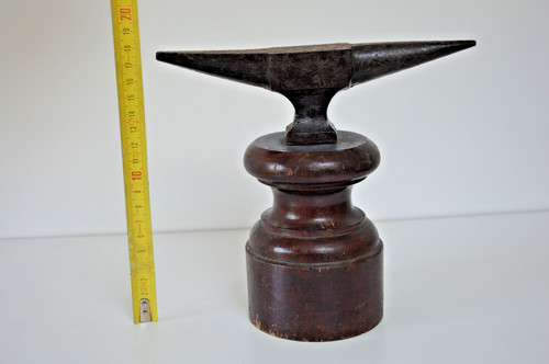 Ancienne petite enclume - , de