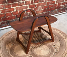 Table basse avec porte revue