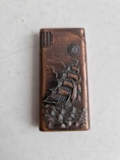 Briquet en cuivre avec motif