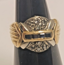 Bague  or 18 carats ornée de