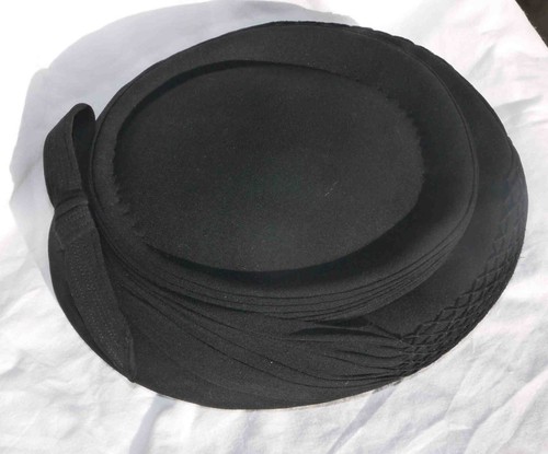 Ancien chapeau noir - , femme