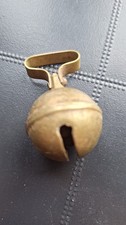 “Ancien grelot en laiton