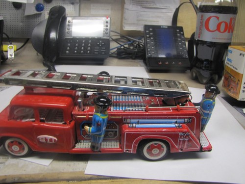 Vintage voitur pompiers - de,