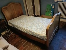 Cadre de Lit en bois clair  à roulettes + sommier à lattes 90 x 190 + matelas