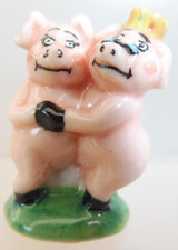 Fève  2004 - LE COCHON ROI D' UN JOUR - LE COUPLE COCHON