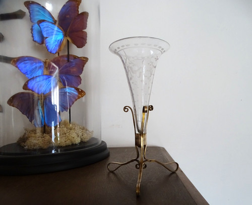 Ancien vase cornet - , sur