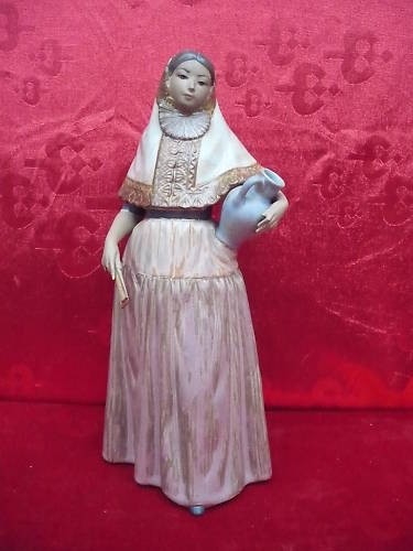 Figurine porcelaine noble - porcelaine,