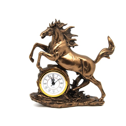 Figurine cheval sauteur