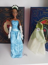 Poupée Tiana Disney Story en robe bleue et couronne + tenue princesse Disney