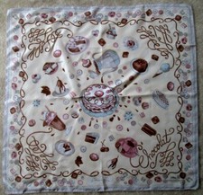 LONGCHAMP  Foulard  soie  en TBEG vintage et authentique 87x87 cm