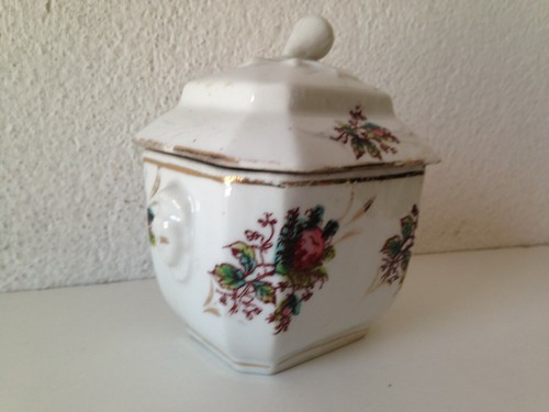 Très ancien sucrier
