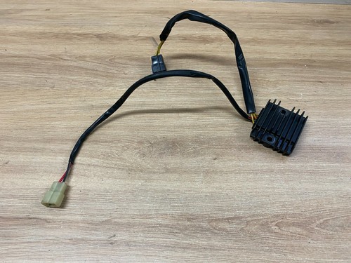 Regulateur tension - un, de