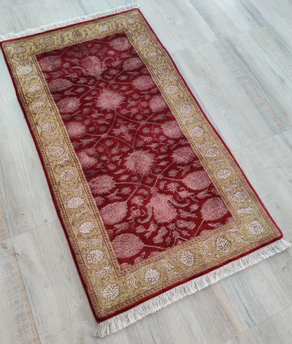 Ancien petit tapis - noué, main