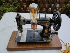 Lampe avec machine singer