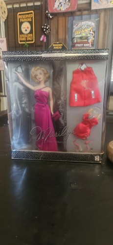 Opened marilyn monroe - un,