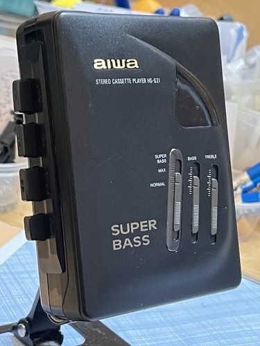 Aiwa portable cassette player - cassette,