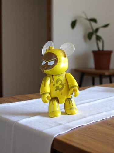 Figurine qee artoyz jaune 3 - figurine,