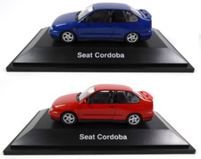 Lot de 2 Voitures Miniatures