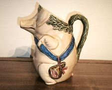 Pichet en barbotine de