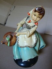 Satuete ancienne en platre