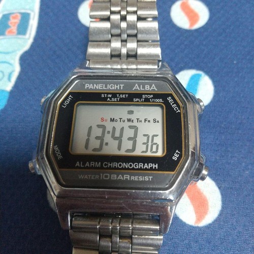 Montre bracelet carrée - montre-bracelet,