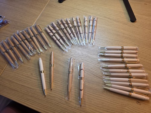 Lot stylo bois gravure - stylo, À
