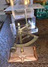 Pèse lettres ancien style art nouveau cuivre laiton